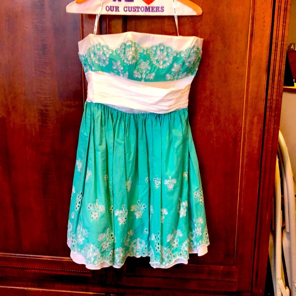 Betsey Johnson size 8 worn once beautiful dress